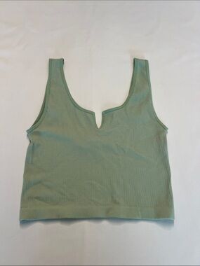 ANWND womens size Med-Large Ribbed V-Notch Crop Tank Top - Sage Green
